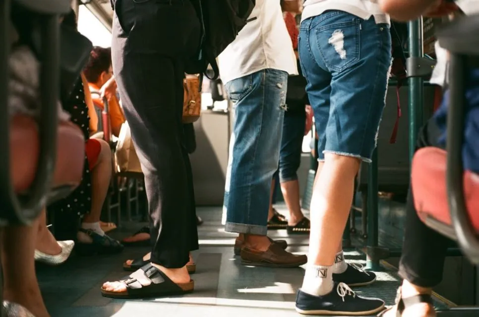 7 Tipe Penumpang Bus yang Akan Kamu Temui saat Naik Bus AKAP. Sering Ketemu yang Mana? 2