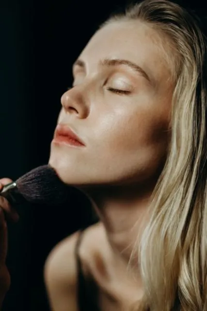 3 Ciri Utama Kalau Makeup-mu Mendekati Sempurna. Nggak Harus Punya Skill Dulu! 6