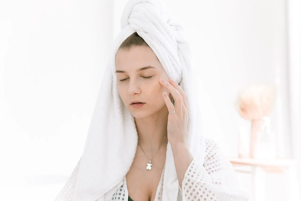 6 Pemakaian Serum yang Benar ini Sering Diabaikan. Jadi Percuma, kan? 12