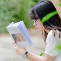Bertukar Pikiran Denganmu Lewat Buku-Buku Adalah Hal Terhebat yang Pernah Aku Lalui.