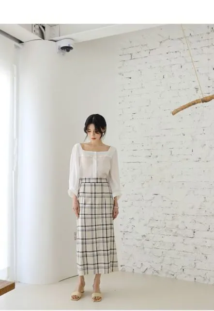 8 Ide Warna Rok Kotak-Kotak dari Cewek Korea; Dijamin Manis, Kekinian dan Unik! 9