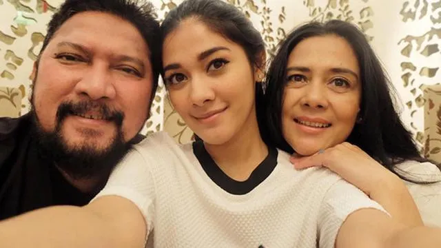 Pernikahan Terlihat Harmonis, 10 Seleb ini Ajukan Gugatan Cerai Tiba-Tiba. Terbaru Rachel-Niko 12