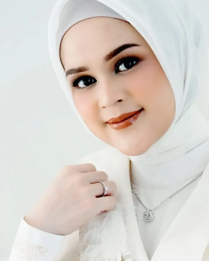 10 Artis yang Terkenal karena Perannya sebagai Pelakor atau Orang Ketiga. Aktingnya Bikin Emosi! 12