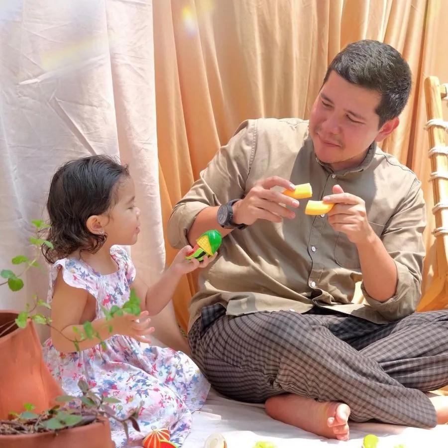 Deretan Artis ini Punya Tanggal Ulang Tahun yang Sama dengan Orang Tersayang 9