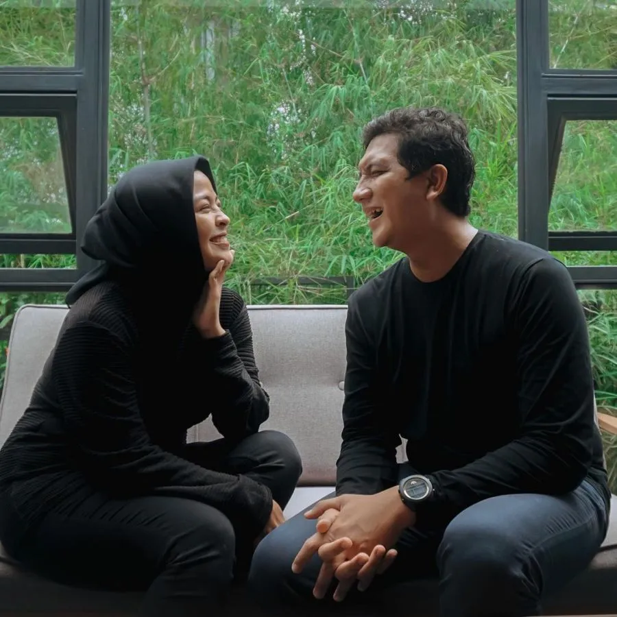 Turut Rayakan Hari Kasih Sayang, 10 Artis ini Dapat Kejutan dari yang Tercinta. Sweet Abis~ 18