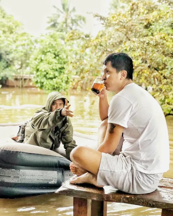 Bencana Tak Terelakkan, 5 Artis ini Turut Jadi Korban Banjir. Ada yang Airnya Setinggi Dada 5