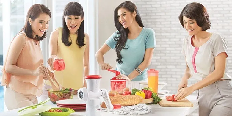 Tipu Daya dan Alasan Ibu-Ibu Membeli Tupperware. Emak Siapa yang Suka Begini nih? 7