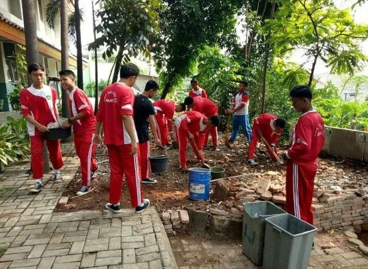 Nostalgia Bahagianya Momen Kerja Bakti di Masa Sekolah. Berasa Bebas Banget~ 6