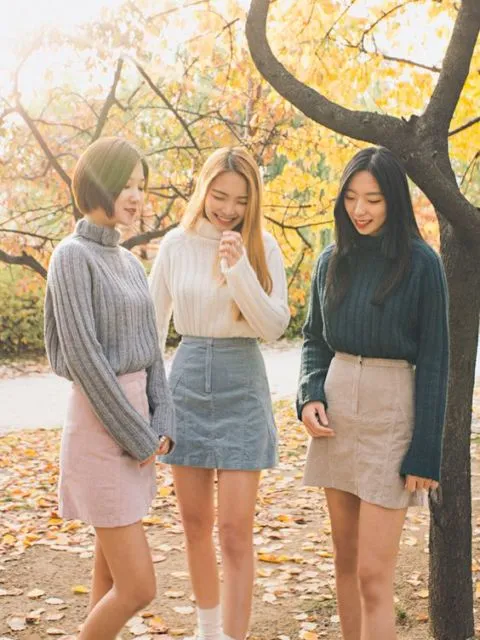 Gemasnya 8 Gaya OOTD Ala Korean Besties. Niatnya Iseng, Malah Jadi Sebagus Ini! 11