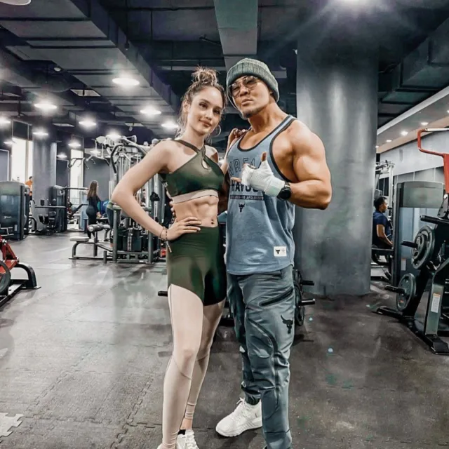 Pakai Dual-view Video Bikin Persahabatan Cinta Laura dan Deddy Corbuzier Makin Seru 5
