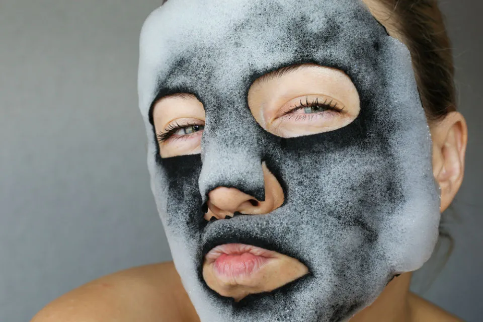 7 Aturan Pakai Masker Wajah yang Benar Sesuai Jenisnya. Kalau Ngasal, Kulitmu Bakal Cepat Tua 13
