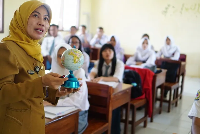 Keluarkan Guru dari Grup WhatsApp Pembelajaran, Warganet ini Tuai Kritikan. Lagian Ada-Ada Aja! 4