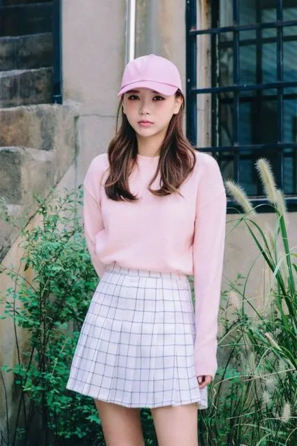 8 Ide Warna Rok Kotak-Kotak dari Cewek Korea; Dijamin Manis, Kekinian dan Unik! 14