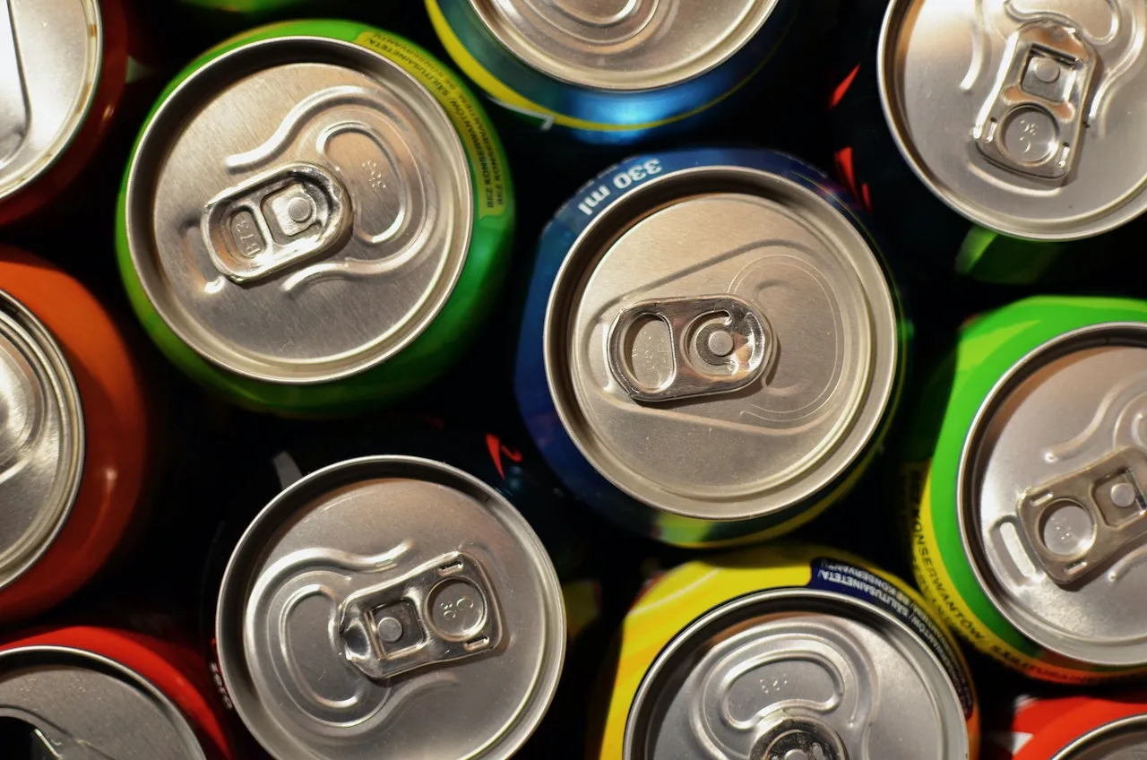 7 Alasan Mesti Lekas Kurangi Konsumsi Minuman Soda, Efeknya Nggak Cuma Bikin Gemuk Ternyata! 13