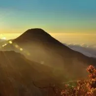 5 Fakta Menarik Gunung Gede Pangrango yang Belakangan Viral Karena Terlihat Jelas dari Jakarta