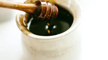 Selain Tingkatkan Imun, ini 8 Keunggulan Madu Hitam yang Juara. Pantas Mahal Harganya