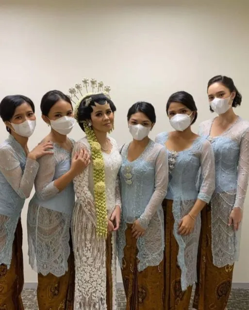 Potret Tatjana Saphira Mengenakan Kebaya Langsung Jadi Sorotan. Ini Detail Lengkapnya! 8