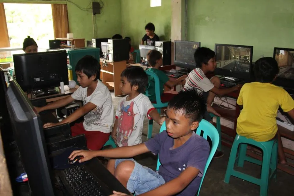Nostalgia Masa Keemasan Warnet dari Kacamata Mas-mas Penjaga Warnet. Ada yang Pernah Merasakan? 5
