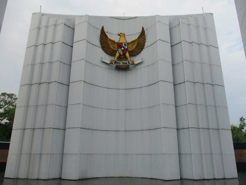 7 Tempat Bersejarah di Bandung yang Bisa Kamu Kunjungi. Kalau ke Bandung, Jangan Lupa Nggak Main ke Sana! 9