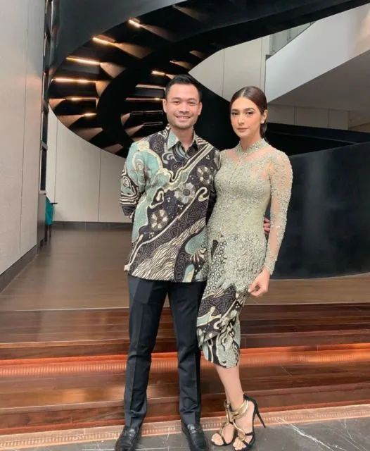 Serasi Banget, 13 Artis ini Berjodoh dan Menikah dengan Pasangan yang Berdarah Arab 13