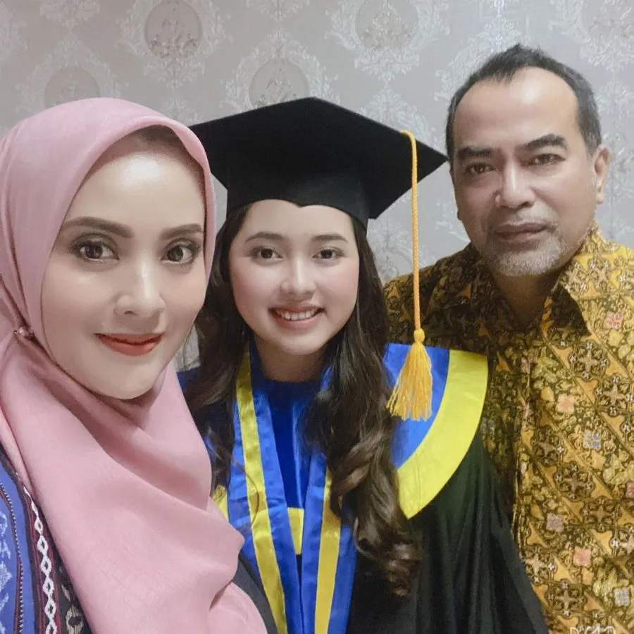 Karier Mereka Cemerlang, 9 Seleb ini Justru Larang Anaknya Jadi Artis karena Beragam Alasan 11