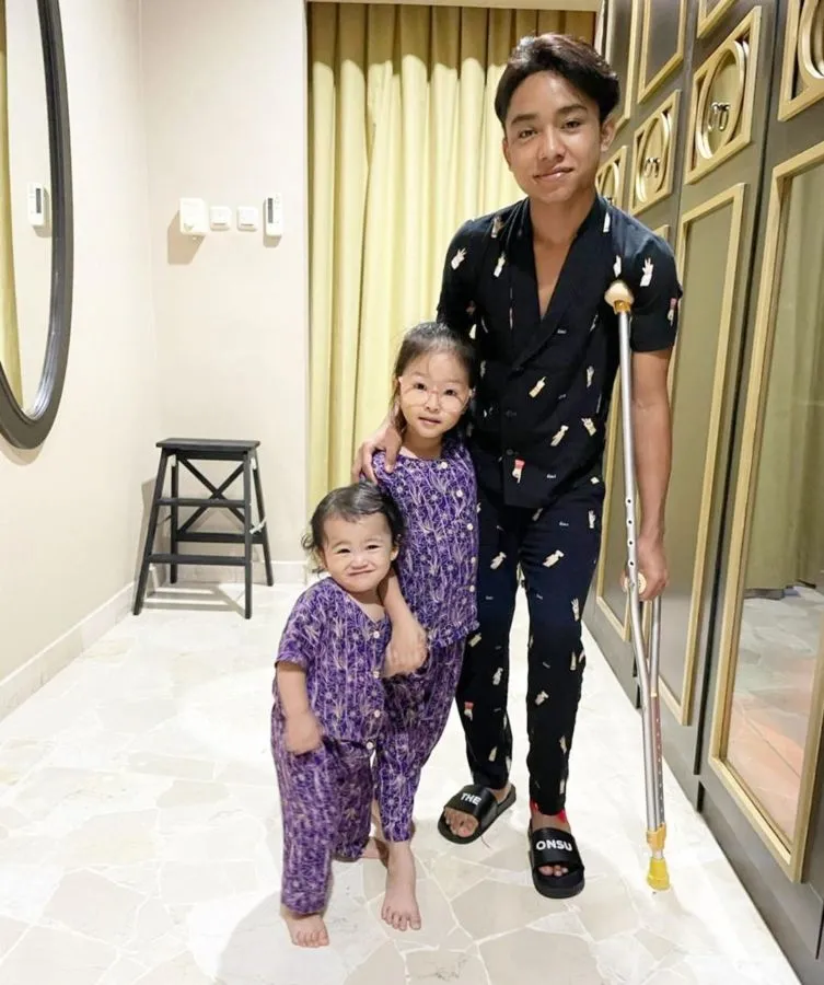 Karier Mereka Cemerlang, 9 Seleb ini Justru Larang Anaknya Jadi Artis karena Beragam Alasan 12