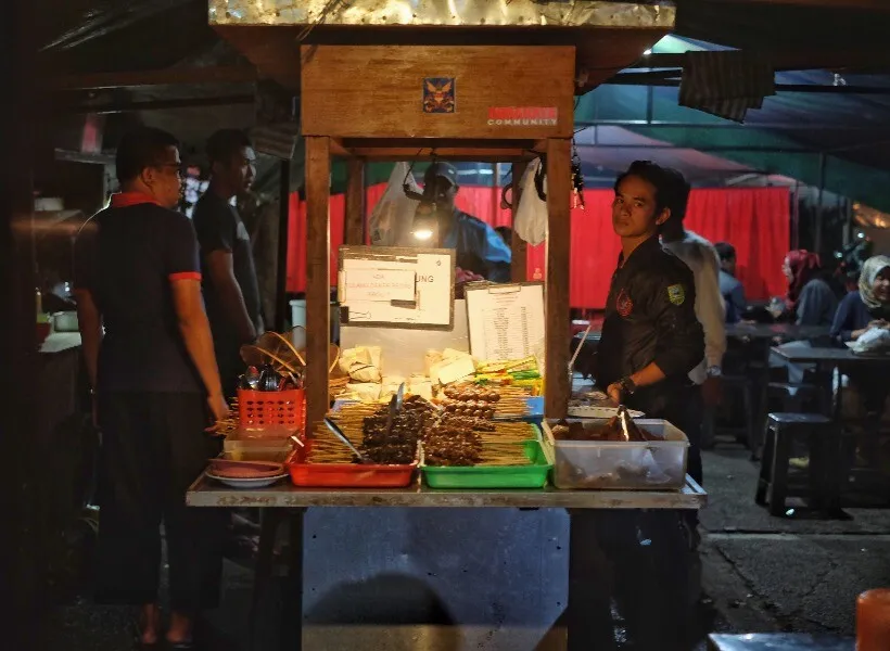 Jenis Orang yang Sering Ditemui di Angkringan. Fenomena Khas~ 9