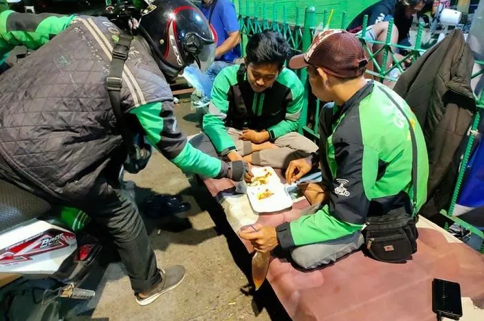 Jenis Orang yang Sering Ditemui di Angkringan. Fenomena Khas~ 6