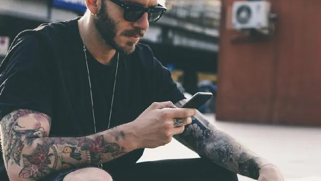 5 Alasan Kenapa Cowok Badboy Gampang Banget Nyolong Hati para Kaum Cewek. Menurutmu Gimana? 6