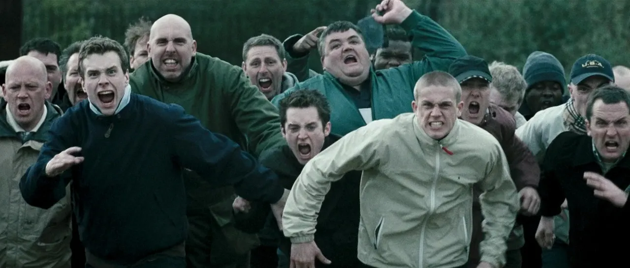 11 Film Tentang Suporter Fanatik dalam Sepak Bola. Anak Bola Wajib Nonton! 22