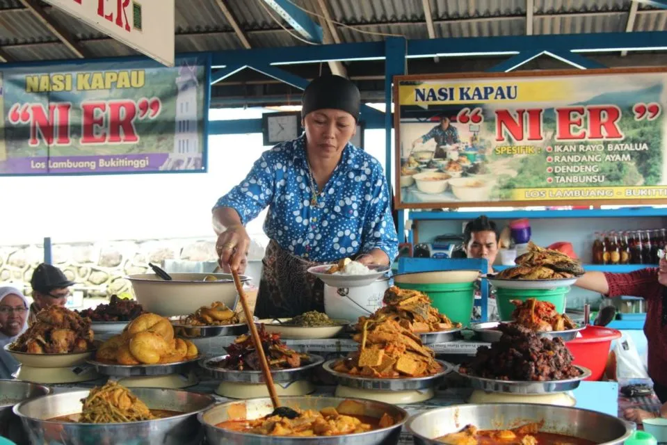 Nasi Kapau dan Nasi Padang. Serupa tapi Nggak Sama, Walaupun Sama-Sama dari Sumatera Barat! 8
