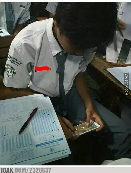 11 Momen Kocak Saat Ujian Sekolah ini Pasti Bikin Kamu Rindu Suasana Kelas. Online Terooos~ 22