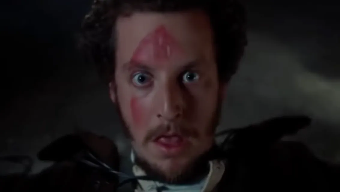 Menakar 5 Adegan yang Seharusnya Bikin Dua Penjahat dalam Film Home Alone Alami Cedera Serius 8