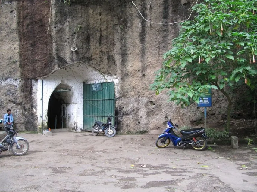 7 Tempat Bersejarah di Bandung yang Bisa Kamu Kunjungi. Kalau ke Bandung, Jangan Lupa Nggak Main ke Sana! 7