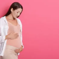 Sesimpel Mengelus Perut Saat Hamil, 5 Manfaat Luar Biasa Ini Bisa Didapatkan!
