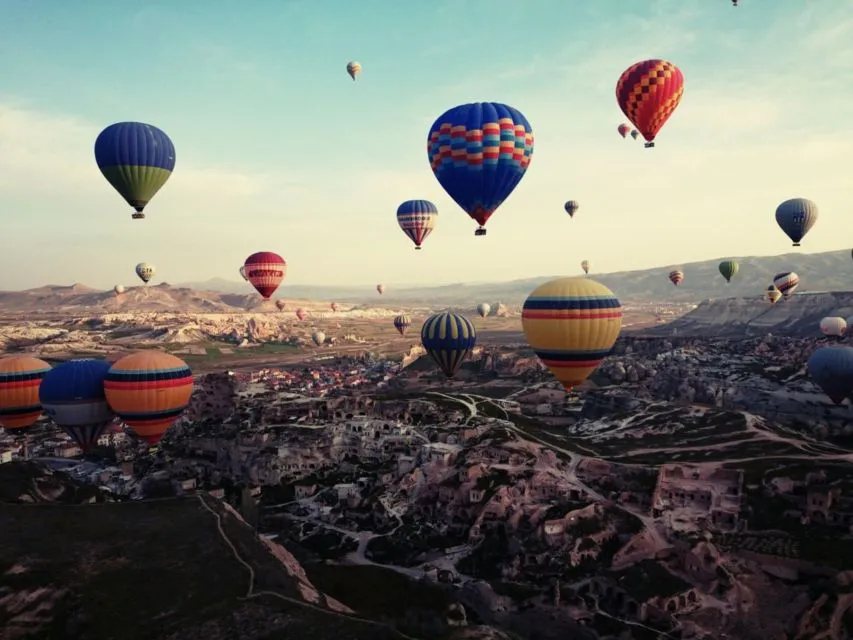 6 Destinasi Seru dan Keren yang Harus Kamu Kunjungi Kalau Berwisata ke Turki, Jembatan Asia dan Eropa! 7