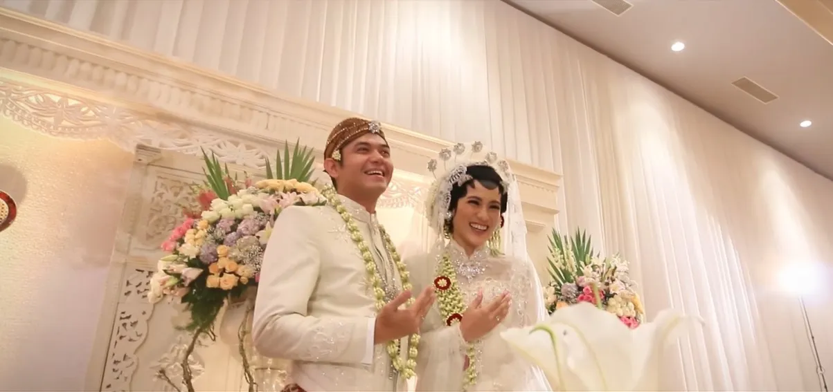 10 Artis yang Gunakan Jasa WO Rina Gunawan Saat Menikah. Konsepnya yang Elegan Pantas Jadi Incaran 7