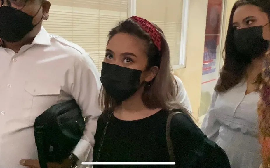 Gabriella Larasati Akhirnya Akui Dirinya Pemeran Video Syur, Sempat Dapat Ancaman dan Pemerasan 4