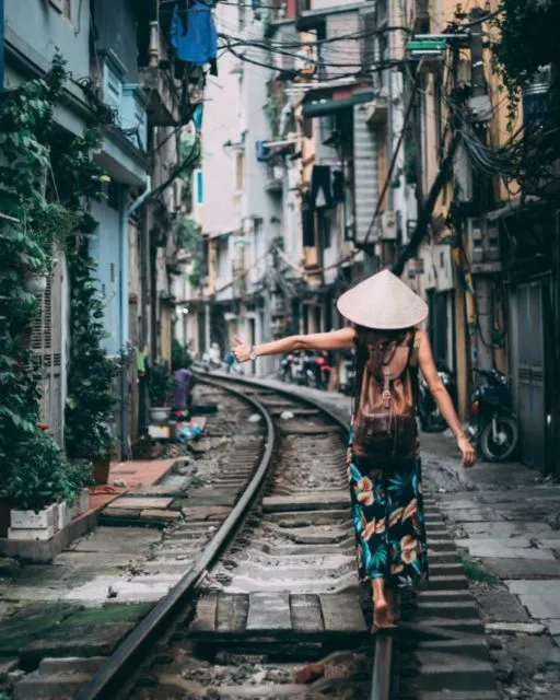 Traveling itu Nggak Mahal! Yuk Kenalan sama Hitchhiking, Kamu Bisa Traveling Modal Dengkul sama Jempol doang! 8