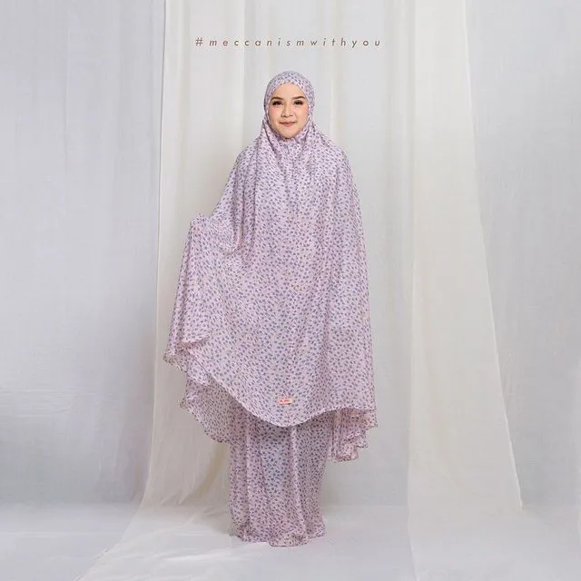 9 Artis yang Punya Brand Mukena Sendiri. Laris Manis Saat Ramadan Terlebih Menjelang Lebaran 15