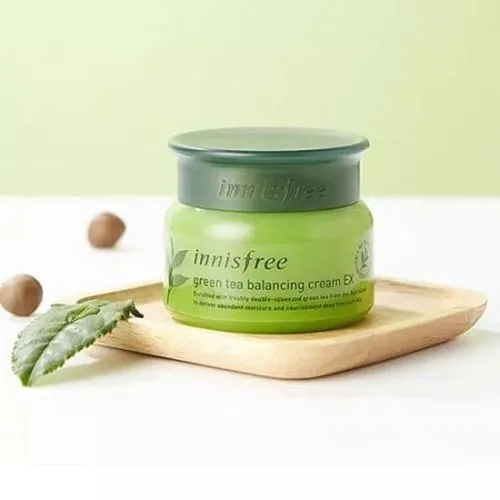 7 Rekomendasi Moisturizer Terbaik untuk Kulit Sensitif, Teksturnya Ringan dan Cepat Meresap 64