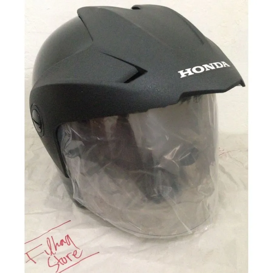 Alasan Kaum Bapak-Bapak Hobi Pakai Helm Bawaan dari Dealer. Bapakmu Gini Juga? 5