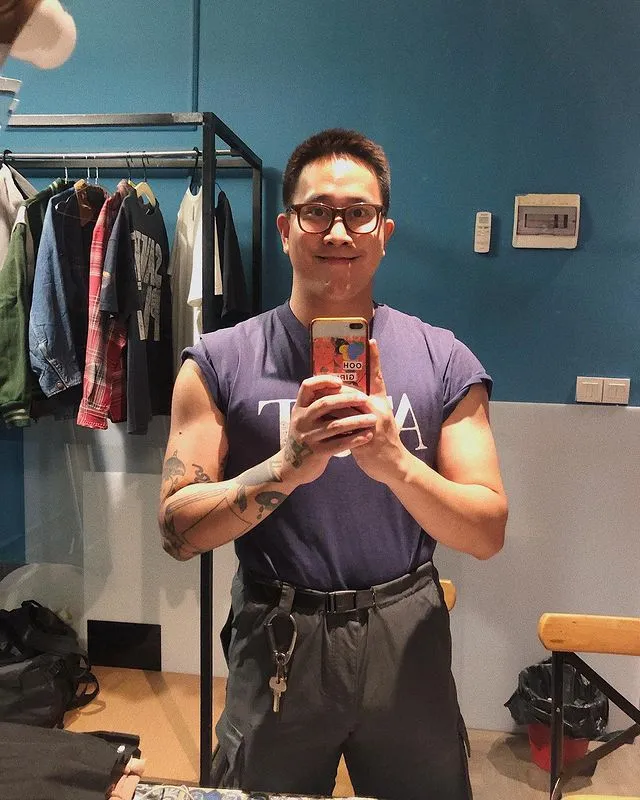 10 Artis yang Ternyata Hobi Thrifting. Nggak Pentingkan Gengsi! 17