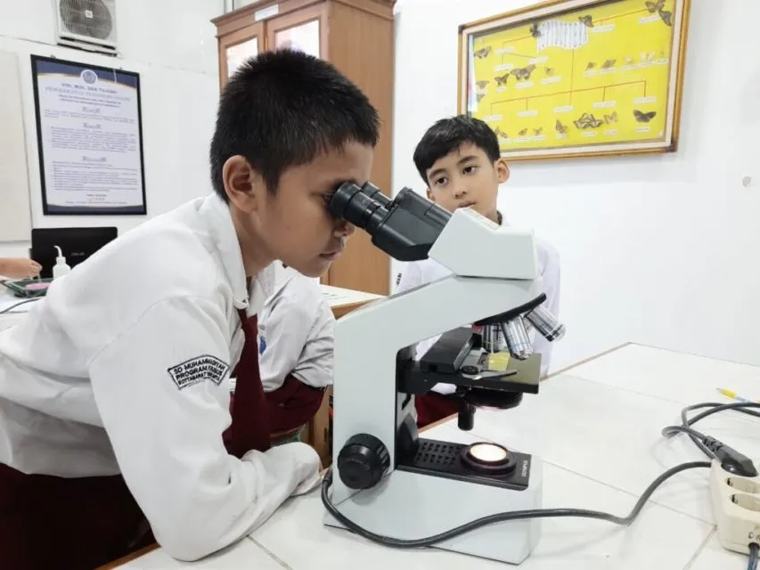 5 Kegiatan Zaman Sekolah yang Bikin Kita Berasa Kayak Ilmuwan Sejak Dini. Padahal Semua Ngerasain~ 7