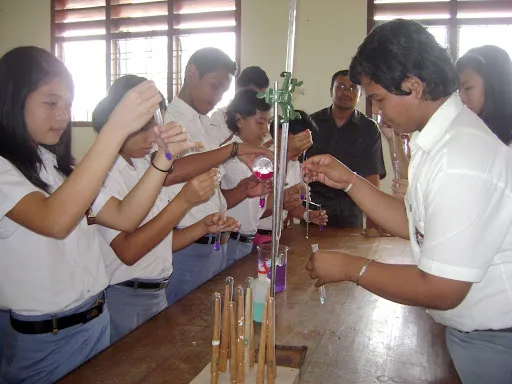5 Kegiatan Zaman Sekolah yang Bikin Kita Berasa Kayak Ilmuwan Sejak Dini. Padahal Semua Ngerasain~ 10