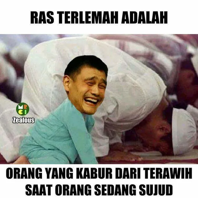 Deretan Meme Absurd Saat Momen Tarawih Berlangsung. Tiap Tahun Selalu Begini Kocaknya :D 18