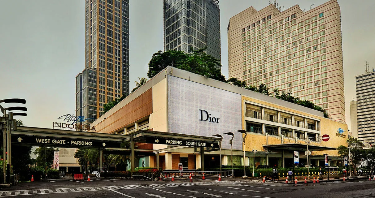 Viral Potret Anak-Anak Renang di Sungai Depan Plaza Indonesia, Fenomena Unik Sekaligus Miris 6