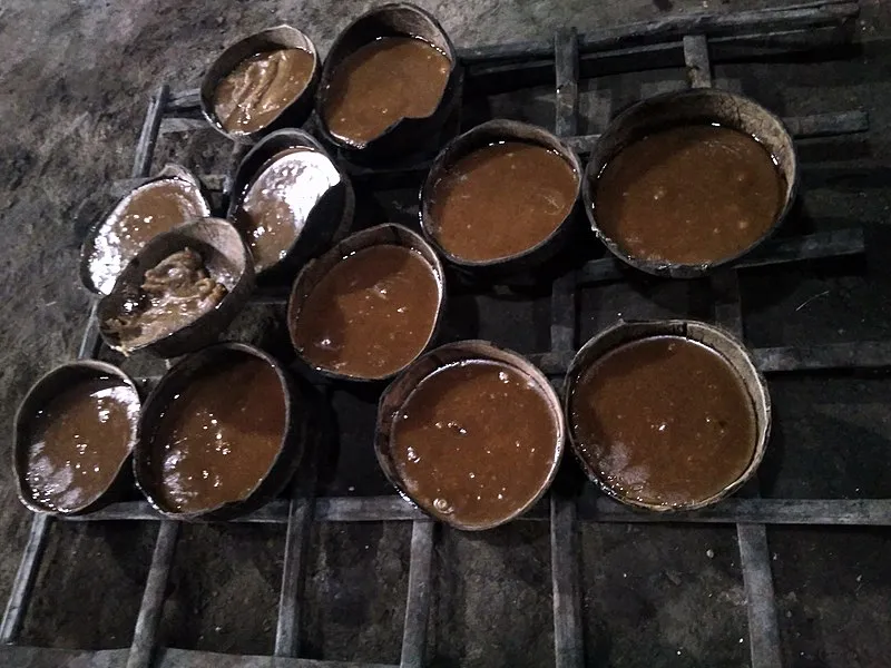 Daftar 11 Pewarna Makanan Alami yang Efektif, Agar Hasil Masakanmu Lebih Memikat dan Sehat 17 Pewarna alami gula aren