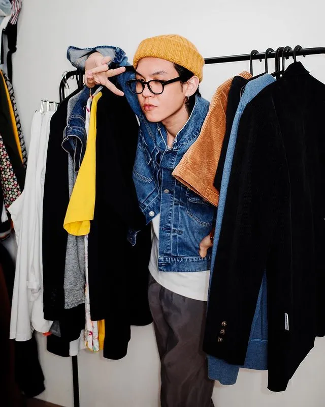 10 Artis yang Ternyata Hobi Thrifting. Nggak Pentingkan Gengsi! 18
