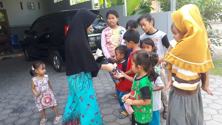 4 Alasan Kenapa Anak Kecil Nggak Perlu Dikasih THR Saat Lebaran, Apalagi Banyak-banyak. Tuman! 7
